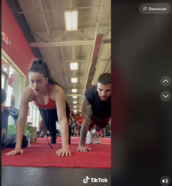 Rosalía: el secreto de su entrenamiento para lucir un abdomen plano