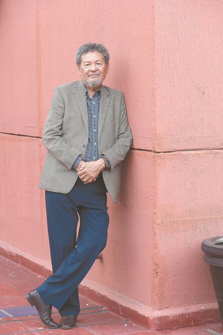 Intelectuales destacan el impulso que Élmer Mendoza da a jóvenes autores. Foto/JUAN BOITES. EL UNIVERSAL