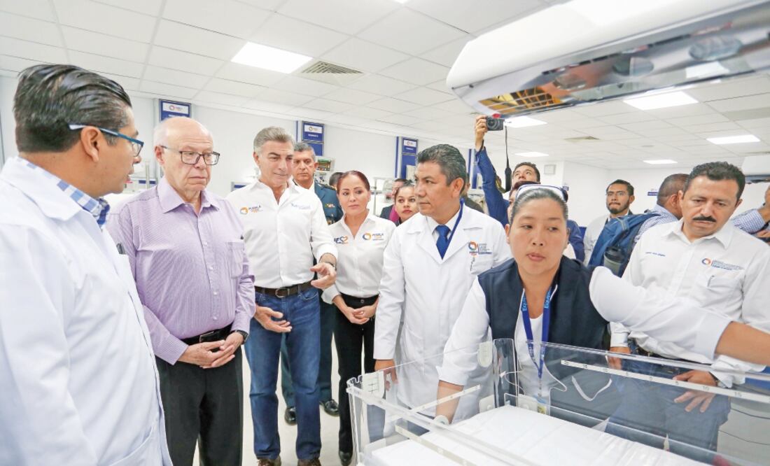 El titular de la Ssa, José Narro, con el gobernador Antonio Gali, estuvieron en la inauguración de la unidad, cuya inversión supera los 204 millones de pesos.