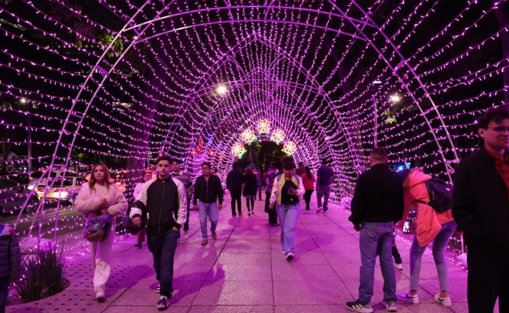 Clara Brugada inaugura la exposición "Solo la Luz" sobre Paseo de la Reforma