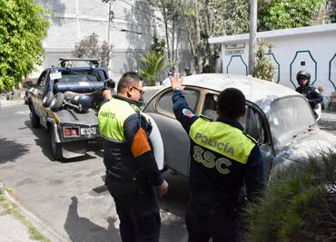 Arranca Tláhuac operativo para retirar automóviles abandonados en la calle