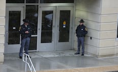 FBI investiga como terrorismo tiroteo en universidad de Virginia; atacante con presuntos vínculos con ISIS muere