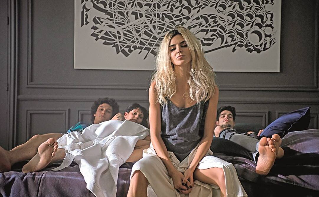 Sou es el personaje que interpreta Clara Lago. Ella es una joven mujer de buena familia argentina que vive en Madrid sola desde los 12 años. La serie compitió en la sección Canneseries. Foto: Star+