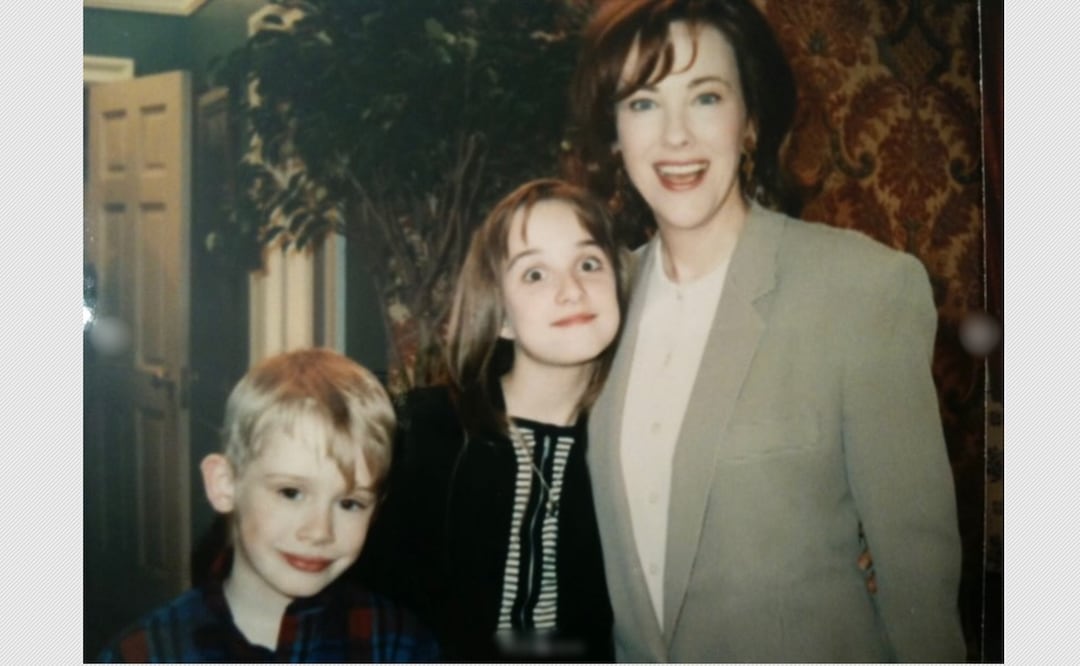 Catherine O'Hara en la filmación de "Mi pobre angelito" con Macaulay Culkin y Diana Rein interpretó al personaje de Sondra McCallister.
