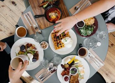 Qué alimentos debes moderar en el desayuno