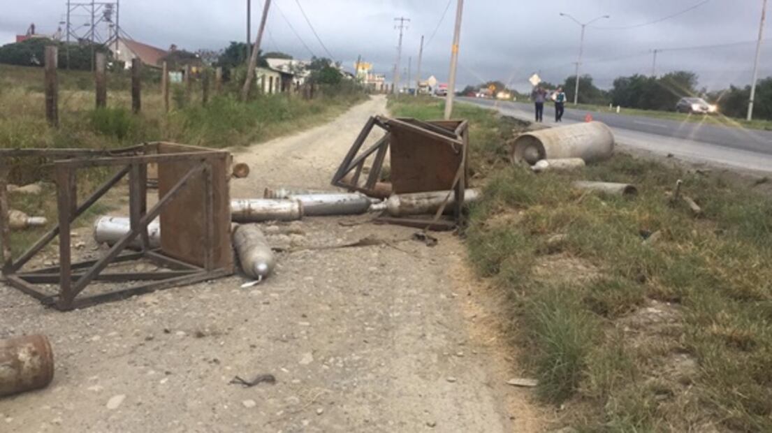Se registra incendio de bodegas de tarimas en Nuevo León