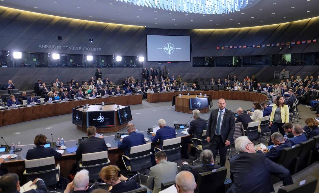 Vista general de la reunión de los ministros de Defensa de la OTAN en Bruselas. Foto: Olivier Hoslet/EFE