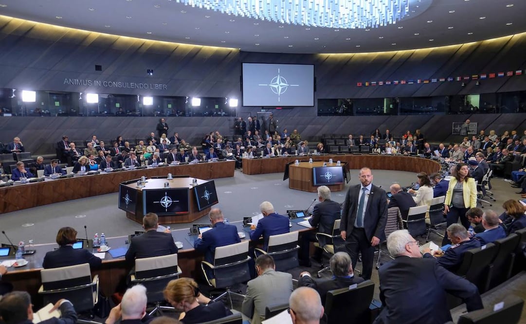 Vista general de la reunión de los ministros de Defensa de la OTAN en Bruselas. Foto: Olivier Hoslet/EFE