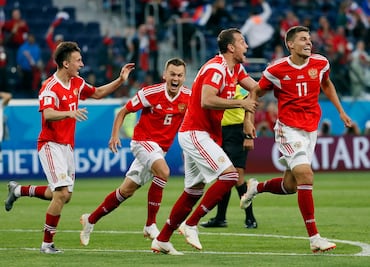 Rusia derrota a Egipto y avanza a la siguiente ronda