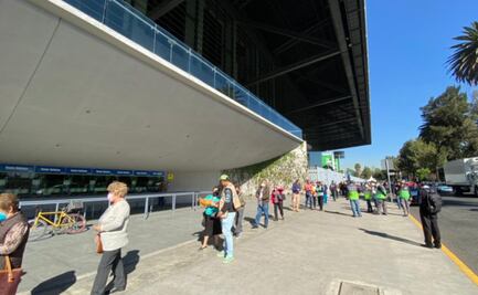 Primer día de vacunación contra Covid-19 provoca caos vial en Azcapotzalco
