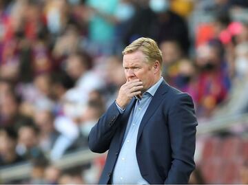 Aficionados del Barcelona encaran a Koeman tras caer en el Clásico Español