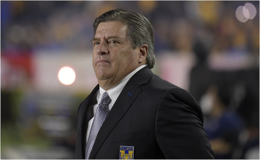 Miguel Herrera castiga a jugador titular de Tigres por su error en el juego ante Pachuca
