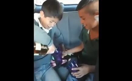 Graban a dos niños preparando tragos en Michoacán