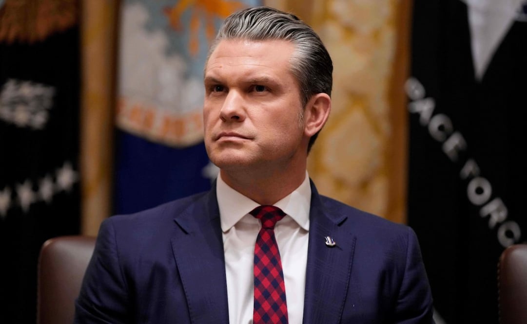 El secretario de Defensa de Estados Unidos, Pete Hegseth, durante una reunión de gabinete con el presidente Donald Trump en la Casa Blanca, el martes 2 de diciembre de 2025, en Washington. Foto: AP