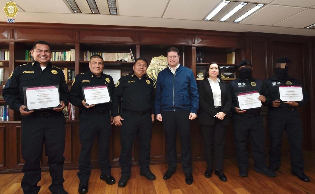 Reconocen a policías por rescate en gimnasio; SSC destaca su valentía ante toma de rehén en San Juan de Aragón. Foto: Especial
