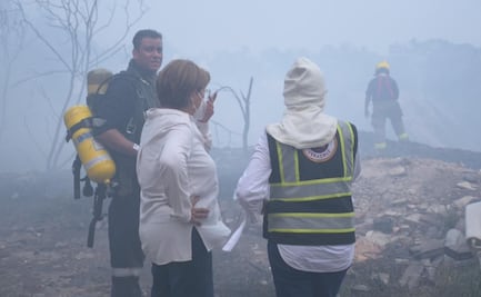 Continúa combate a incendio en tiradero clandestino en el puerto de Veracruz; siniestro lleva más de 24 horas activo