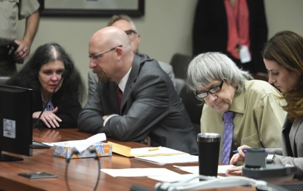 Condenan a Los Turpin a cadena perpetua tras torturar a sus hijos