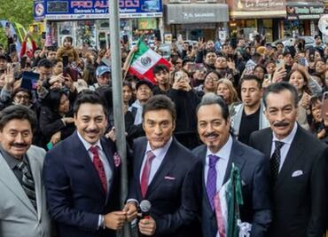Los Tigres del Norte celebran que ya tienen calle con su nombre en Brooklyn; festejan con bandera de México