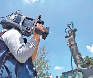 Morena va ahora contra las "fake news"; expertos temen censura