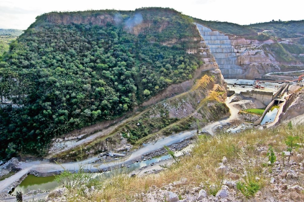 Durante una década, pobladores de Temaca se opusieron a la construcción de la presa El Zapotillo, por considerar que violaba medidas ambientales y porque al menos tres pueblos milenarios quedarían bajo el agua. (FOTOS: ARCHIVO EL UNIVERSAL)