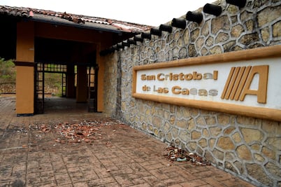 En ruinas, aeropuerto de San Cristóbal