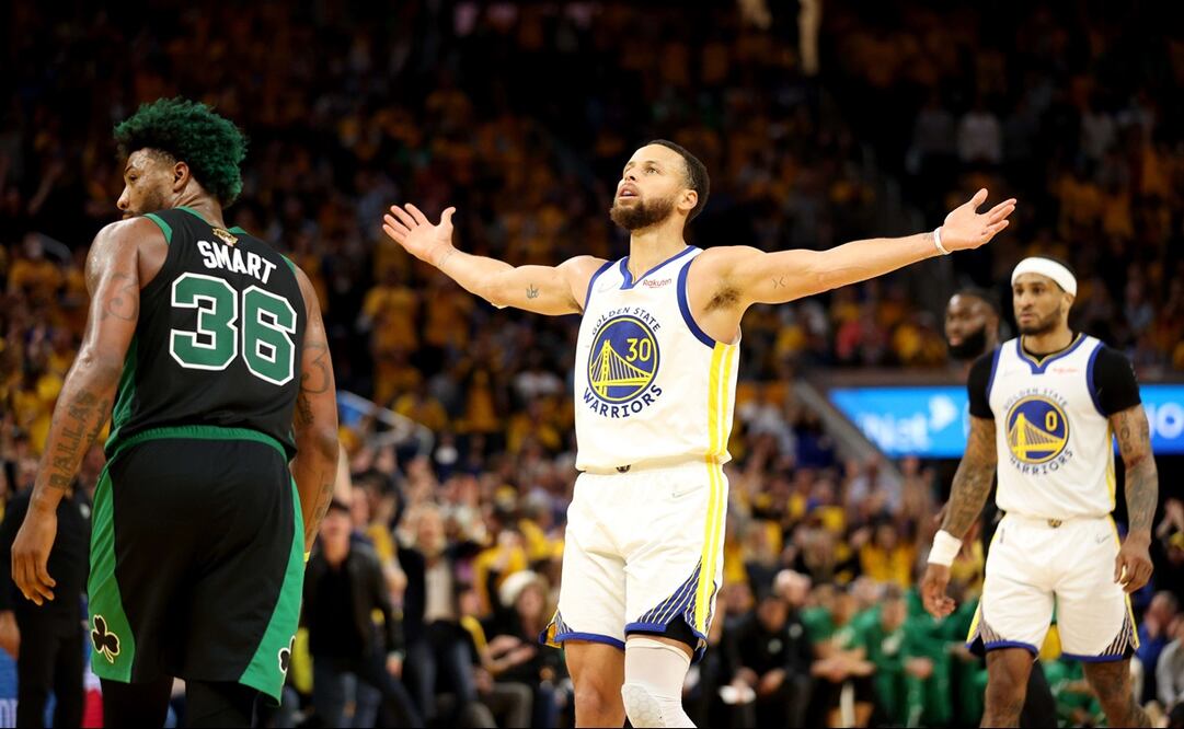 Stephen Curry celebrando en el Chase Center - FOTO: AFP