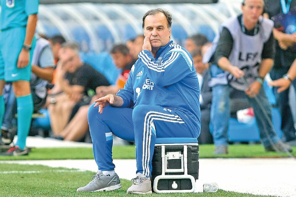 Expectativa por decisión de Bielsa