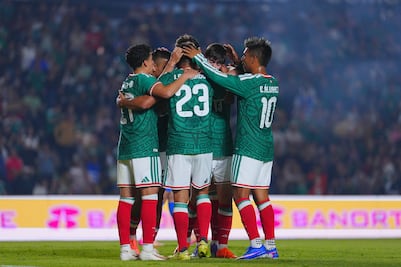 Los futbolistas de la Selección Mexicana que salen en el Álbum Panini; sin Armando González, pero con César Huerta y Luis Ángel Malagón
