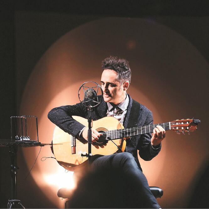 El músico visitará Puebla, Mérida, Guadalajara y la Ciudad de México en noviembre como parte de su gira Silente. JORGE DREXLER