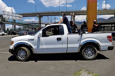Van 10 presuntos extorsionadores detenidos por la Fiscalía estatal tras patrullajes de autodefensas en Edomex