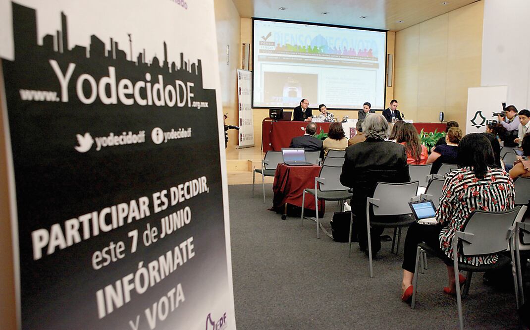 Ayer se lanzaron tres sitios de internet del IEDF, la UNAM y el Colegio de México que buscan dar información a la sociedad sobre los candidatos (ADRIÁN HERNÁNDEZ. EL UNIVERSAL)