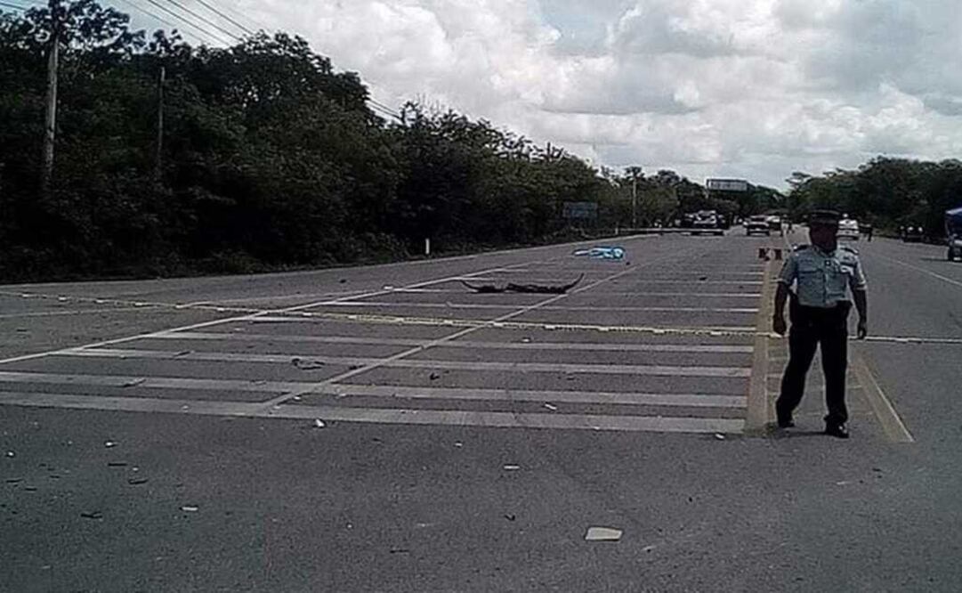Un choque entre camionetas dejó como saldo dos muertos y tres heridos en la carretera Valladolid-Carrillo Puerto, en el tramo Chichimilá. Foto: Especial