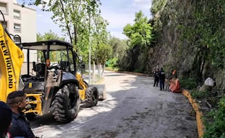 Reabren circulación en Boulevard Bellavista, en Atizapán de Zaragoza, tras deslave; continúan trabajos en talud