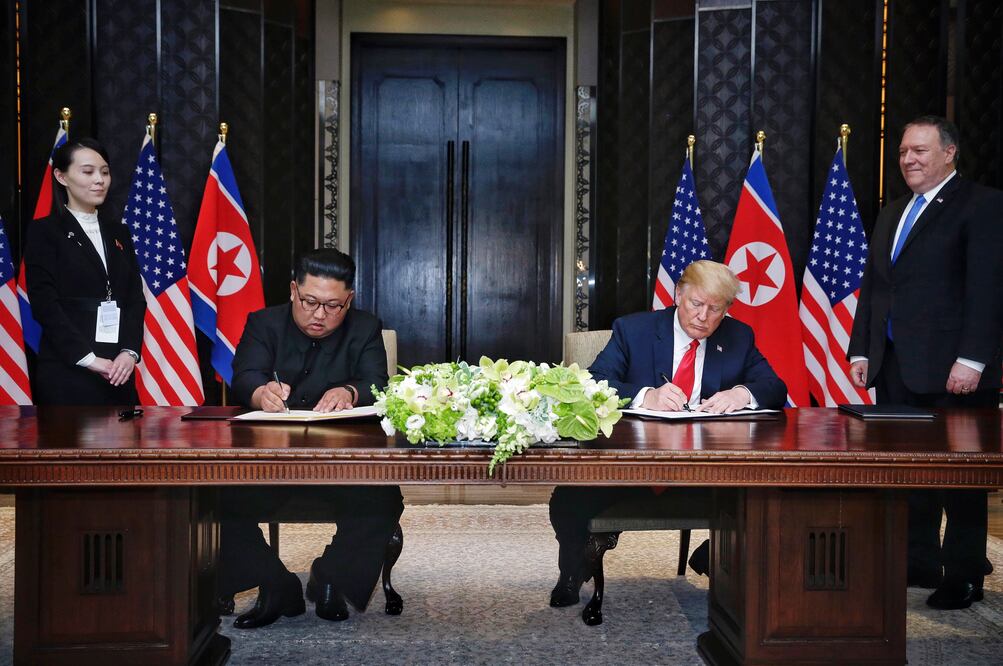 El presidente de Estados Unidos, Donald Trump, y el líder norcoreano, Kim Jong-un, celebraron una cumbre histórica (Foto: AFP)