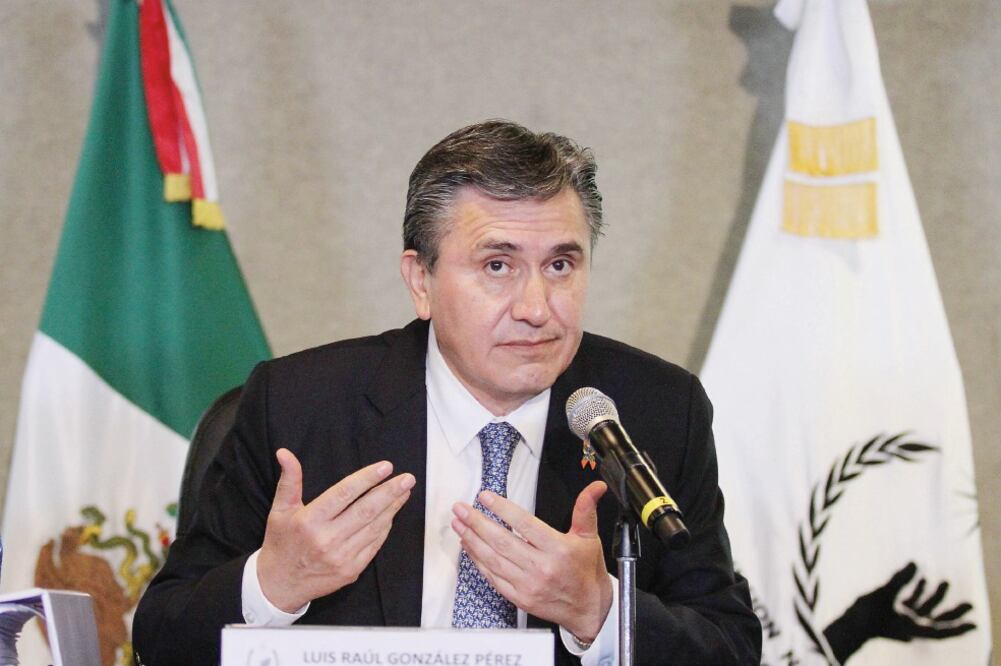 Luis Raúl González Pérez, presidente de la CNDH, durante la presentación de ayer de los resultados de la investigación realizada de los hechos acontecidos el 6 de enero de 2015 en el municipio de Apatzingán, Michoacán (ADOLFO VLADIMIR. CUARTOSCURO)