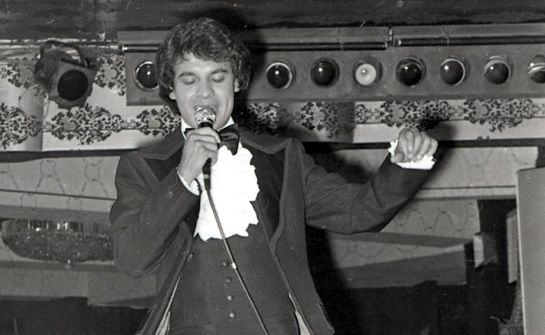 Debut de Juan Gabriel en el cabaret de Casino Royal, el 12 de junio de 1975. 
Foto: Ramón Romero/Archivo EL UNIVERSAL.