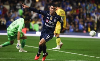 Cruz Azul sufre para vencer 4-3 al América en el Clásico Joven