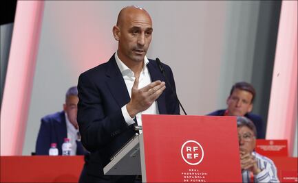 ¿Quién es Luis Rubiales, el presidente de la Federación Española que besó a Jennifer Hermoso?