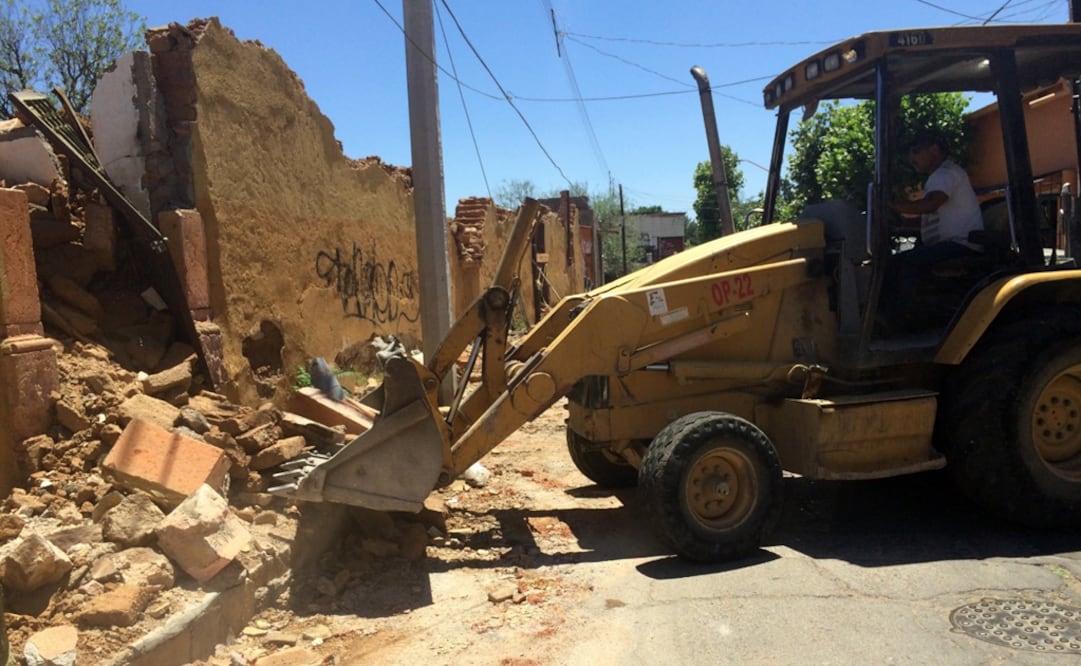 Pese a que la dependencia colocó un anuncio de suspensión, la prensa local informa que se sigue trabajando en el armado de la escultura. (FOTO: INAH)