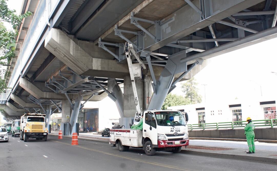 A más de medio año de su reapertura, el tramo elevado de la Línea Dorada opera con normalidad y con circulación continua de los trenes. Se espera que en noviembre finalice el proceso de revisión. 
Foto: Francisco Rodríguez | El Universal