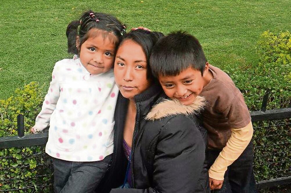 Guadalupe afirma que sus hijos, al ser mexicanos y estadounidenses, pueden disfrutar de los beneficios que ofrecen ambas nacionalidades (CORTESÍA)