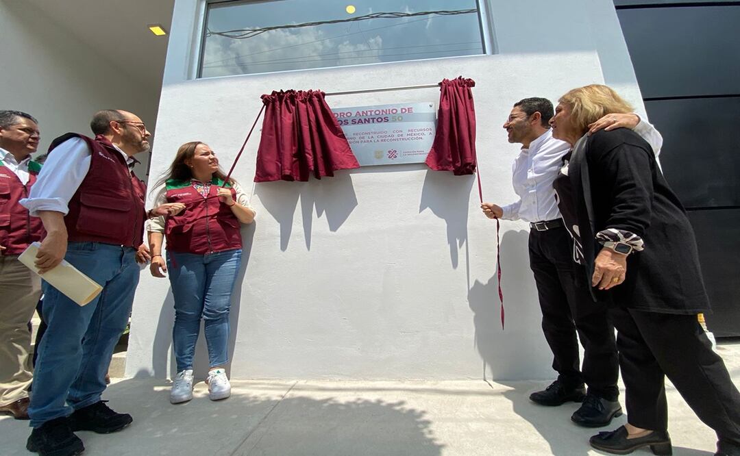 Martí Batres entrega edificio reconstruido en San Miguel Chapultepec tras los sismos de 2017. Foto: Alberto Acosta