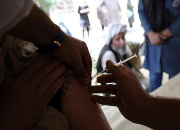 En vez de terceras dosis, países deberían donar vacunas a los que no tienen: OMS