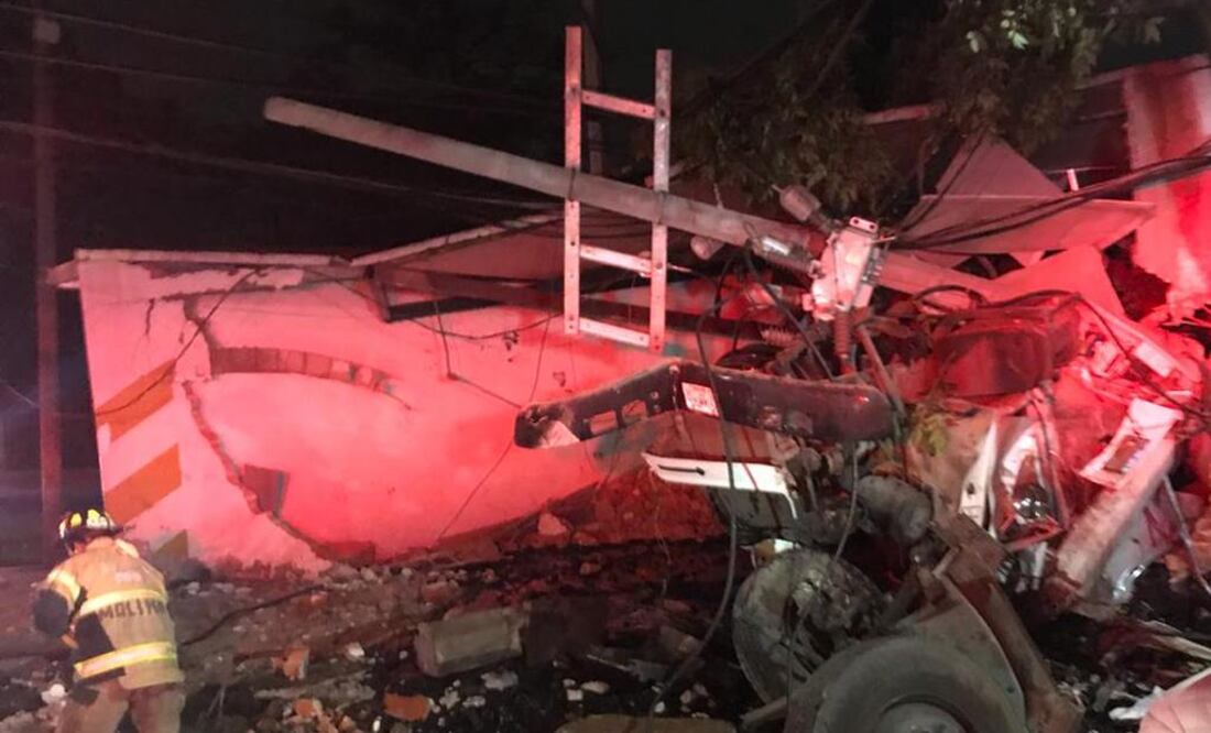 Dos personas resultaron lesionadas por el accidente. Foto: @luismiguelbaraa