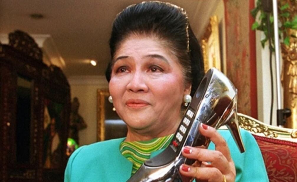 “Yo nací ostentosa”: la colección de zapatos y otras excentricidades de la madre del actual presidente de Filipinas