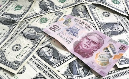 Sube dólar y cae BMV, tras anuncio de semáforo rojo para CDMX y Edomex