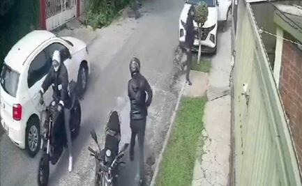 VIDEO: Mujer impide robo de su camioneta en Cuautitlán Izcalli; ladrones escaparon en motocicleta