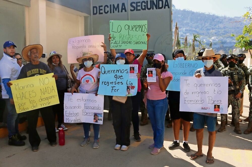 Alrededor de 59 personas protestaron para que la Marina dé celeridad a la búsqueda de sus familiares. Foto: Arturo de Dios Palma | El Universal