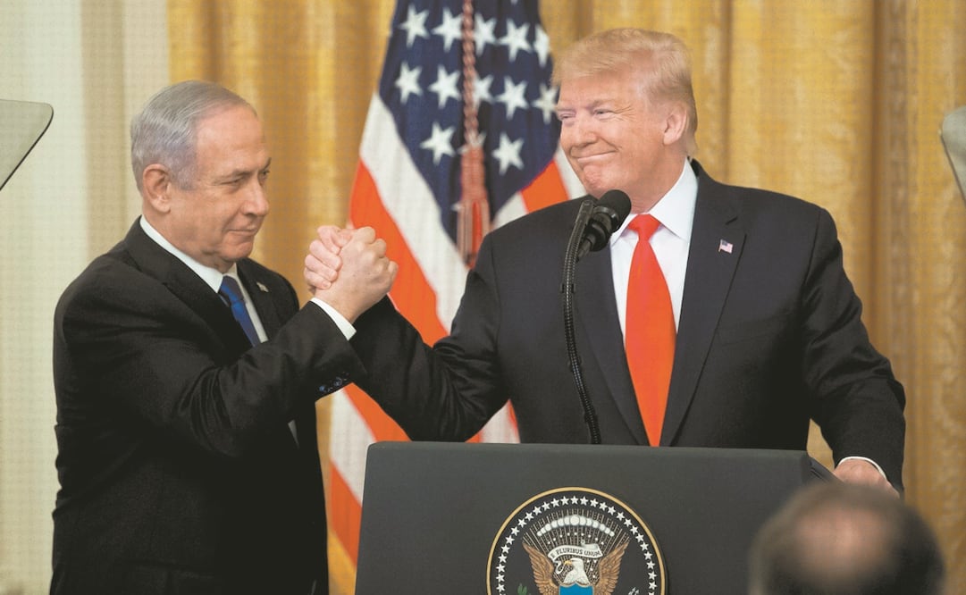 El presidente estadounidense, Donald Trump, con el primer ministro israelí, Benjamin Netanyahu (izquierda), ayer en la Casa Blanca en Washington. Foto: MICHAEL REYNOLDS. EFE