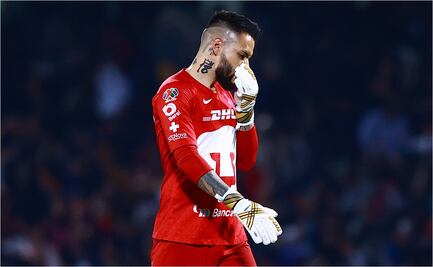 Aficionados de Pumas “agradecen” salida de Alfredo Saldívar